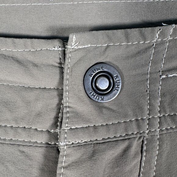 Kuhl Shorts Mens Size 34 Beige Cargo Pockets Outdoor Trail Hike - Picture 2 of 13